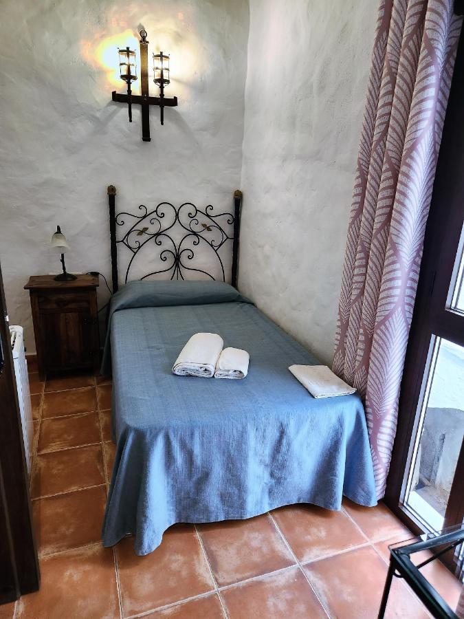 Posada La Plaza Canillas de Albaida Extérieur photo